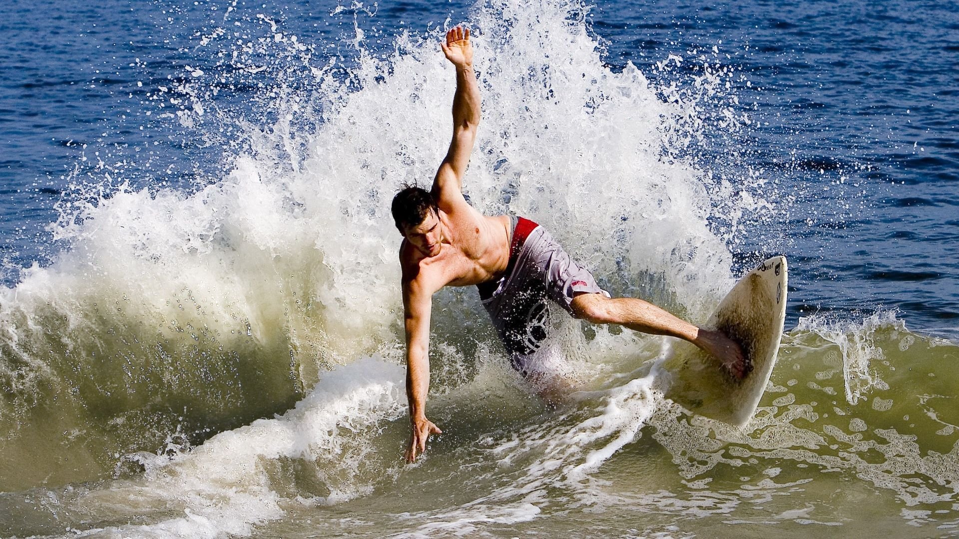 欧冠焦点战：巴黎对决拜仁，关键位置定胜负，巴黎终结拜仁连胜